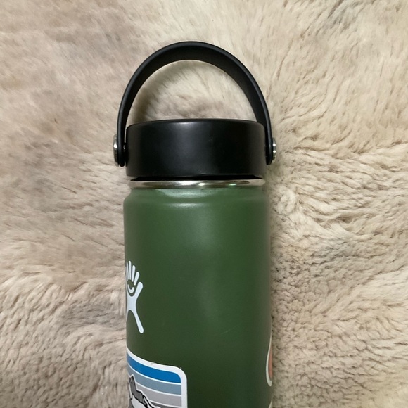 Hydro Flask 18 oz OD Green Water Bottle Insulated Loop Cap - Picture 3 of 9